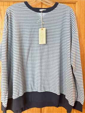 In Loom Striped Crewneck Shirt Top Light Blue & Navy Medium NEW WITH TAGS
